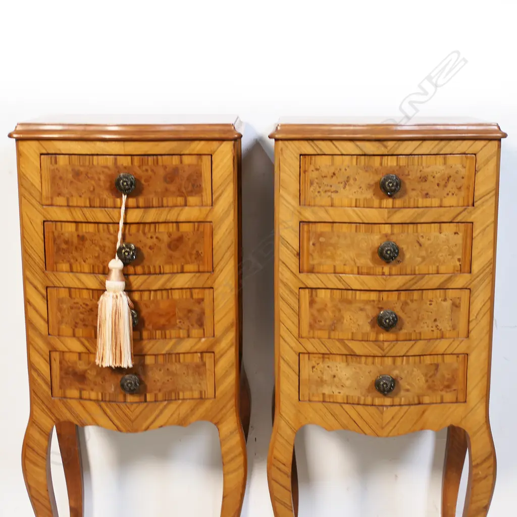 A pair of 20thC king wood and burr walnut bedside drawers, Image 1++