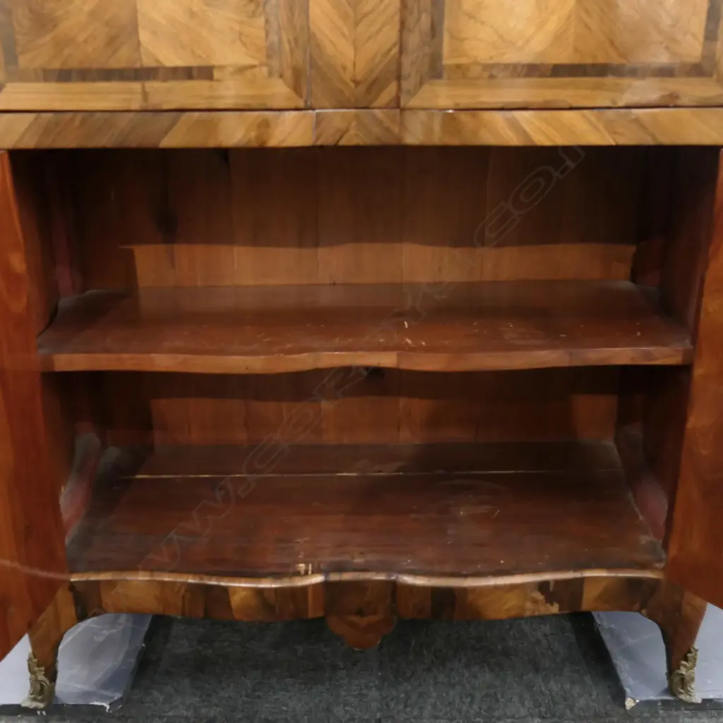 A 20thC French king wood upright desk, Image 1++