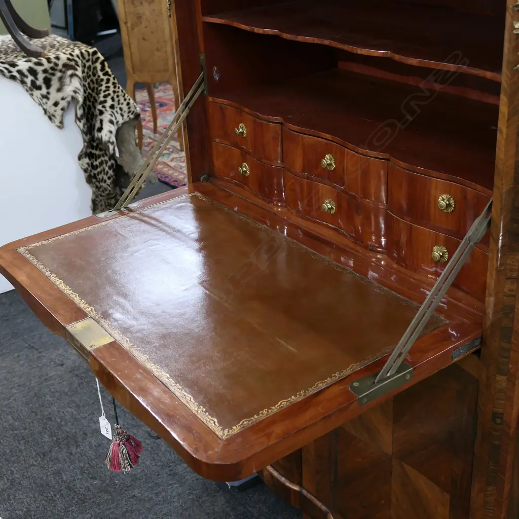 A 20thC French king wood upright desk, Image 1++
