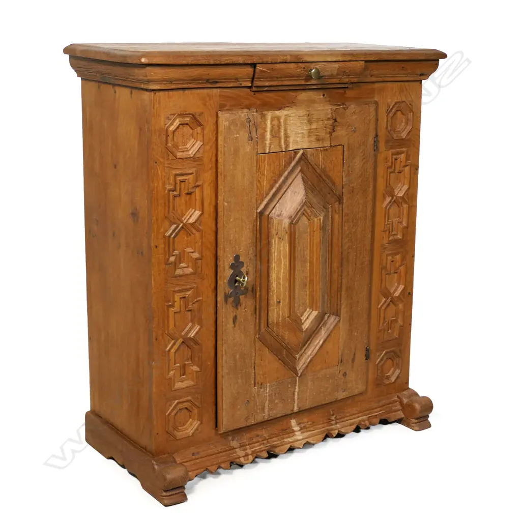 A continental oak cabinet, Image 1++