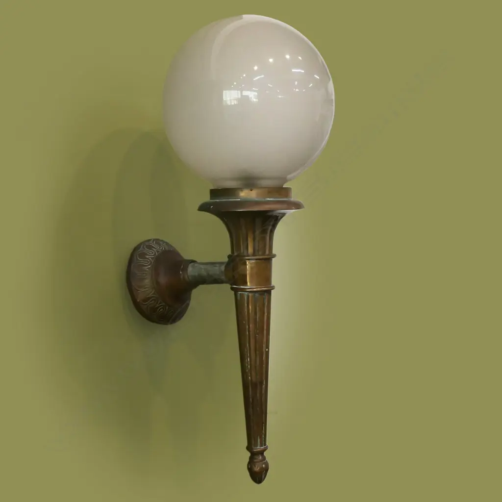 An early 20thC large bronze wall sconce, Image 1++