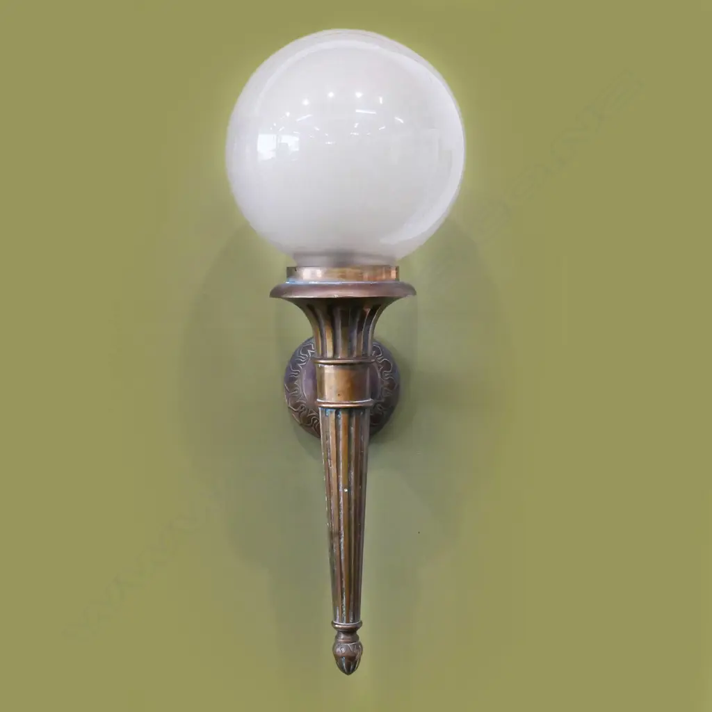 An early 20thC large bronze wall sconce, Image 1++