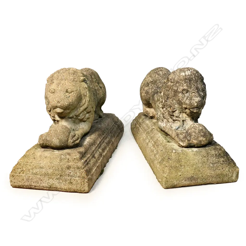 A pair of 19thC French stone lions, Image 1++