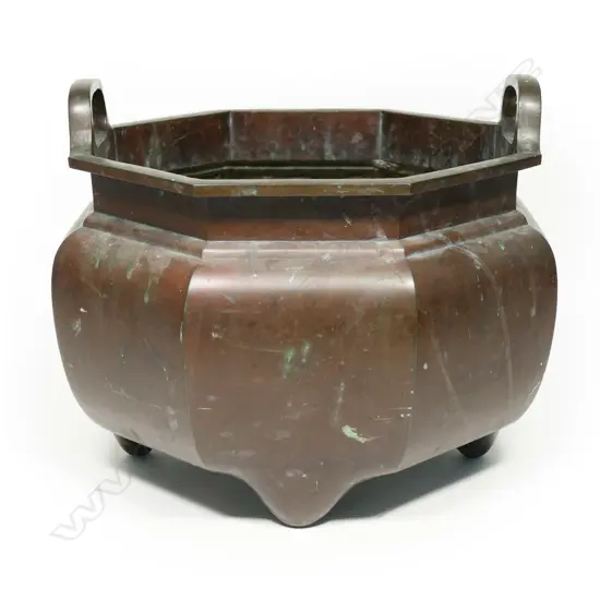 Japanese Meiji bronze octagonal hibachi/jardiniere,