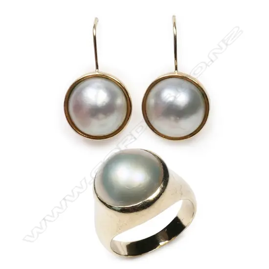 A 9ct yellow gold and pearl ring and pair of earrings,