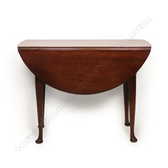 A George lll mahogany small proportion drop leaf table,