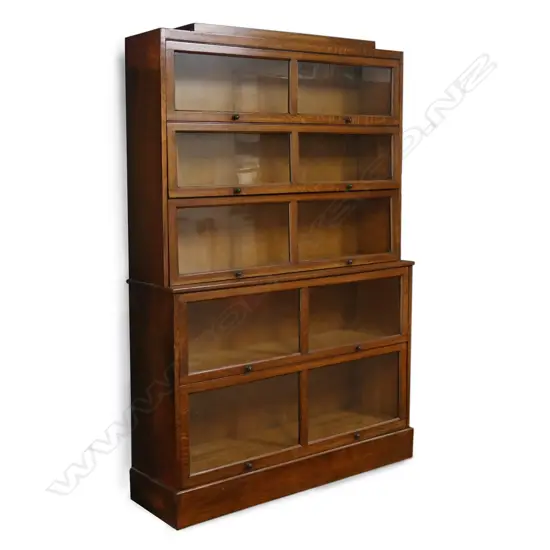 A vintage oak Globe-Wernicke style bookcase,