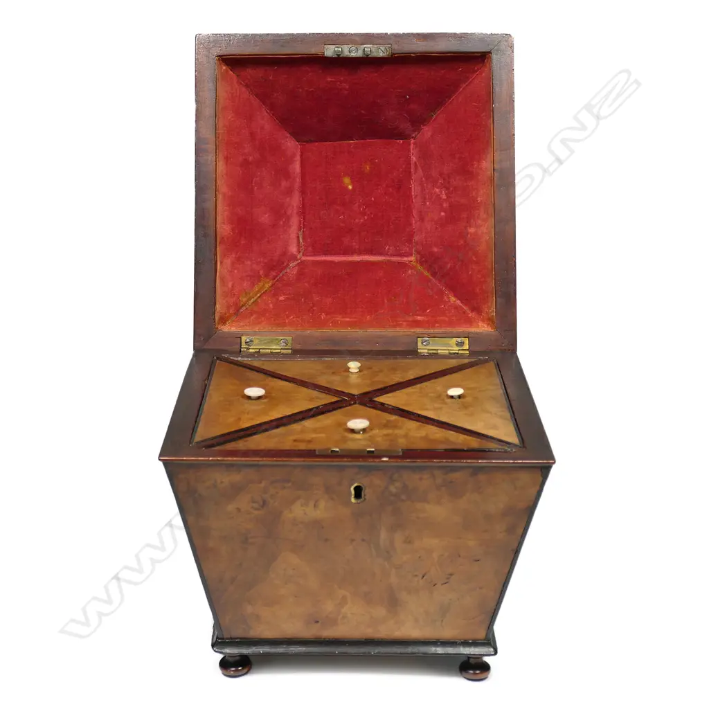 A Regency walnut tea caddy, Image 1++