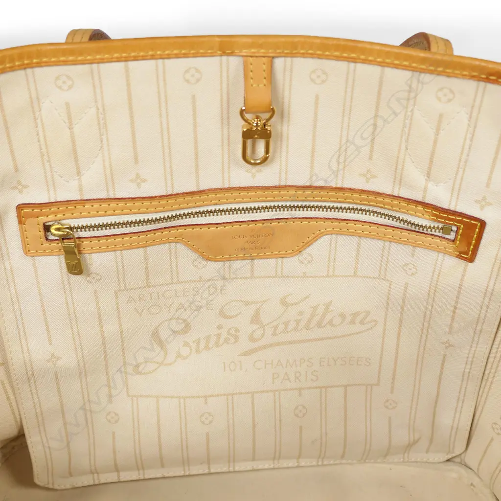 A Louis Vuitton Neverfull MM tote bag, Image 1++