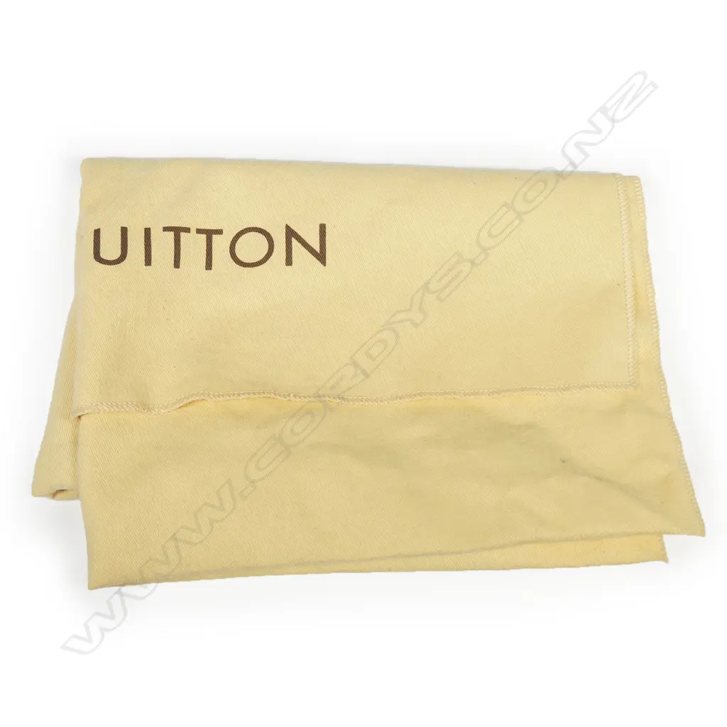A Louis Vuitton Alma handbag, Image 1++
