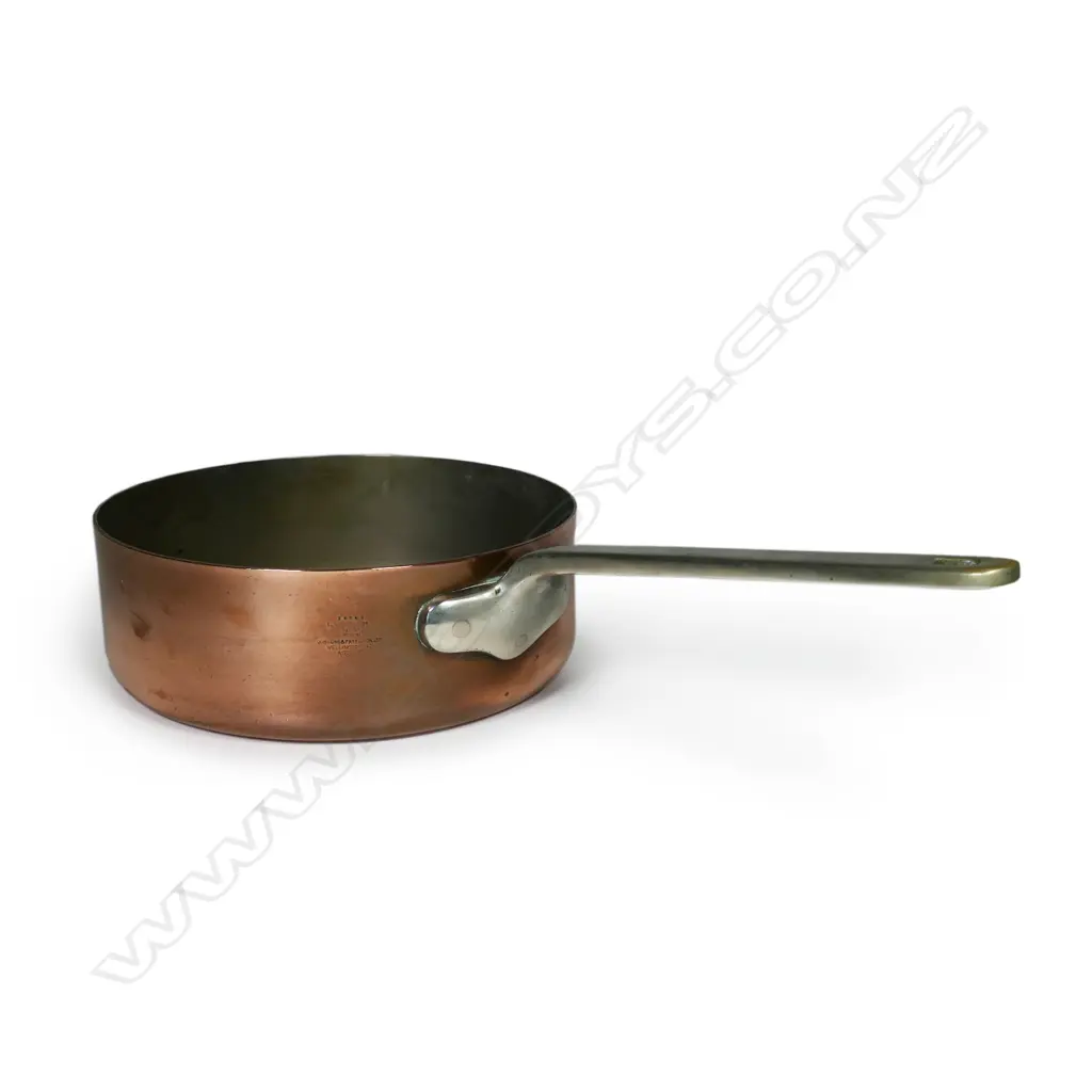 A large quality copper saucepan, Image 1++