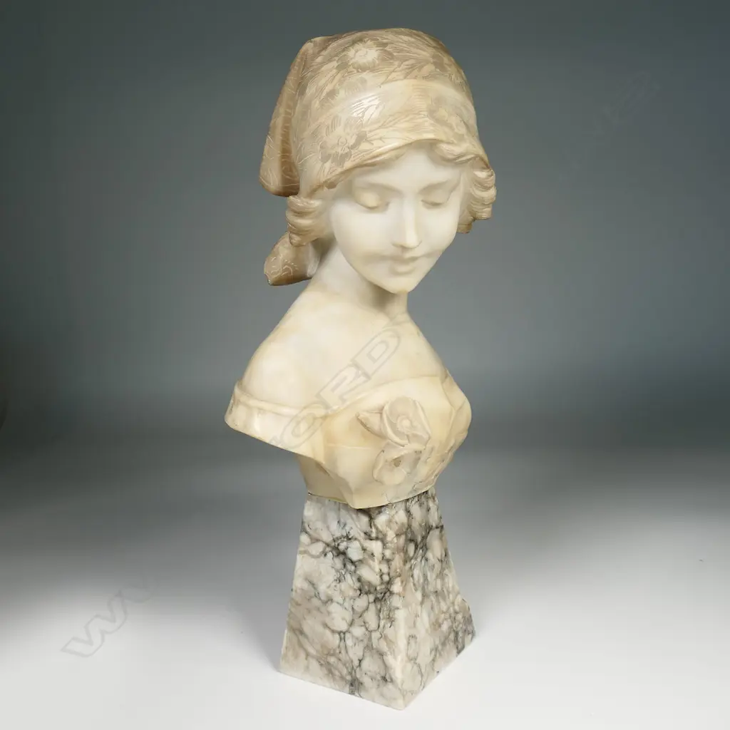 A 19thC Italian alabaster bust of a young woman, Image 1++