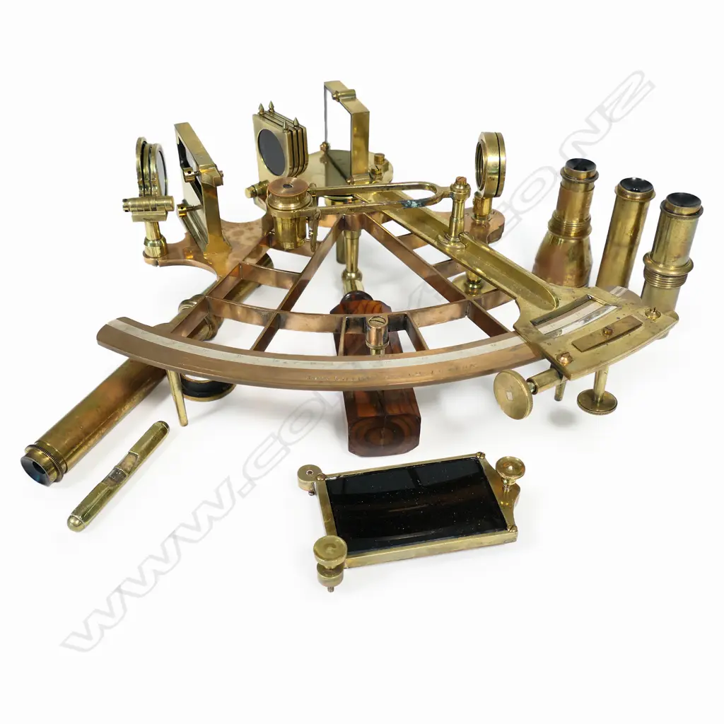 An early 1900s brass sextant, Image 1++