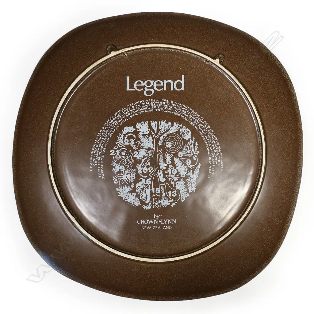 A Crown Lynn Potteries 'Legend' plate Image 1++