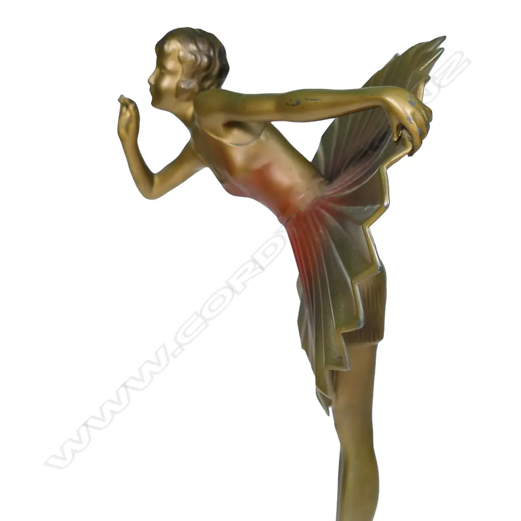 A gilt spelter Art Deco figure, Image 1++