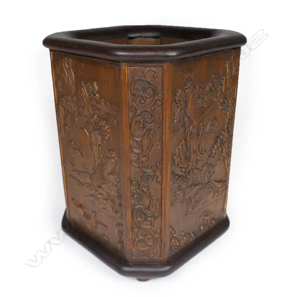 Carved Chinese octagonal shaped brush pot, Image 1++