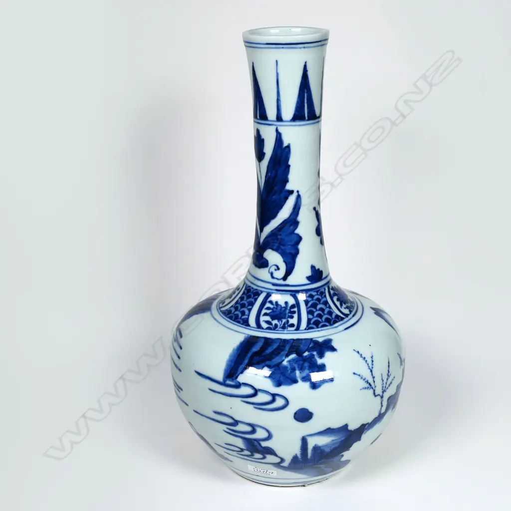 A quality Chinese bottle vase, Image 1++
