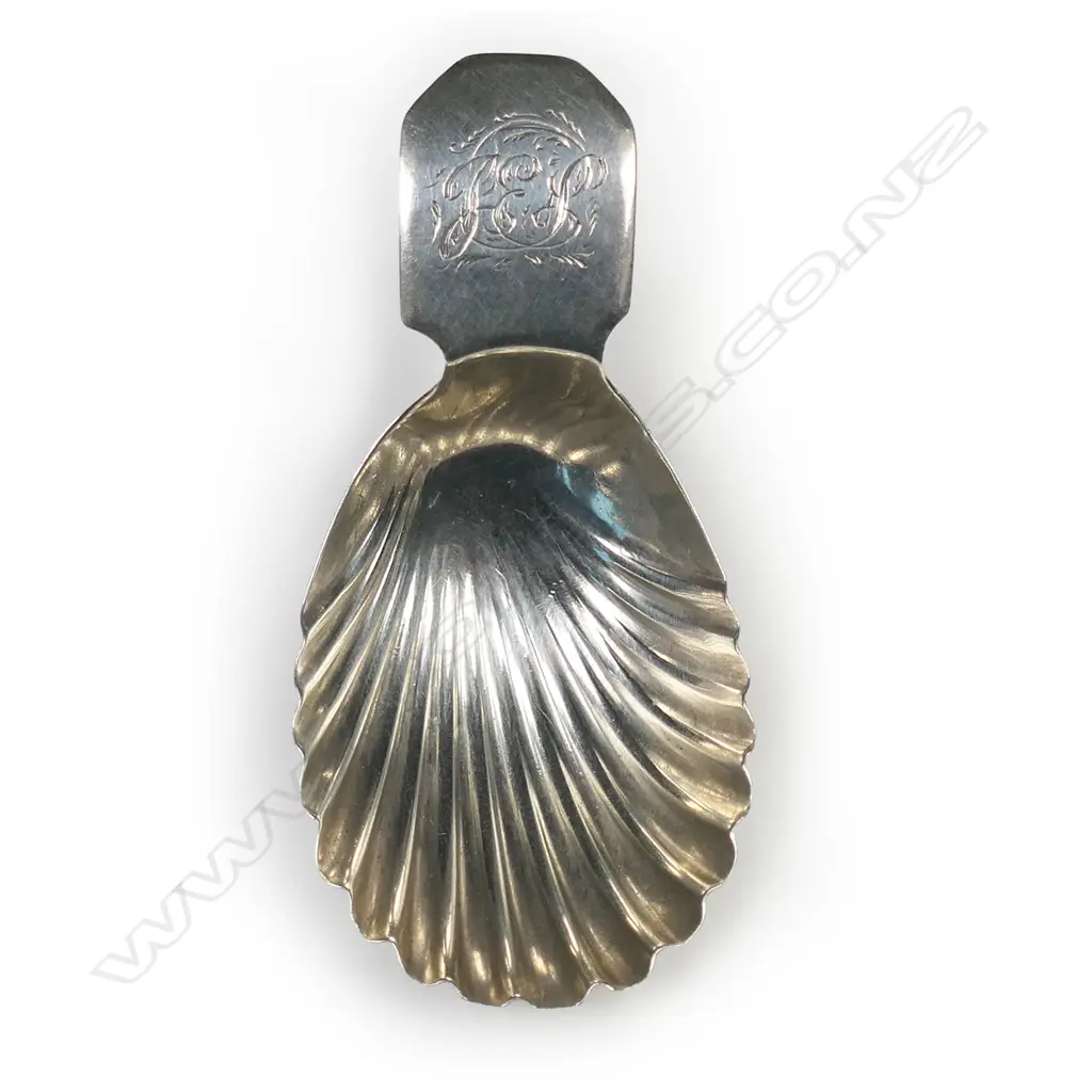 George III silver caddy spoon, Image 1++