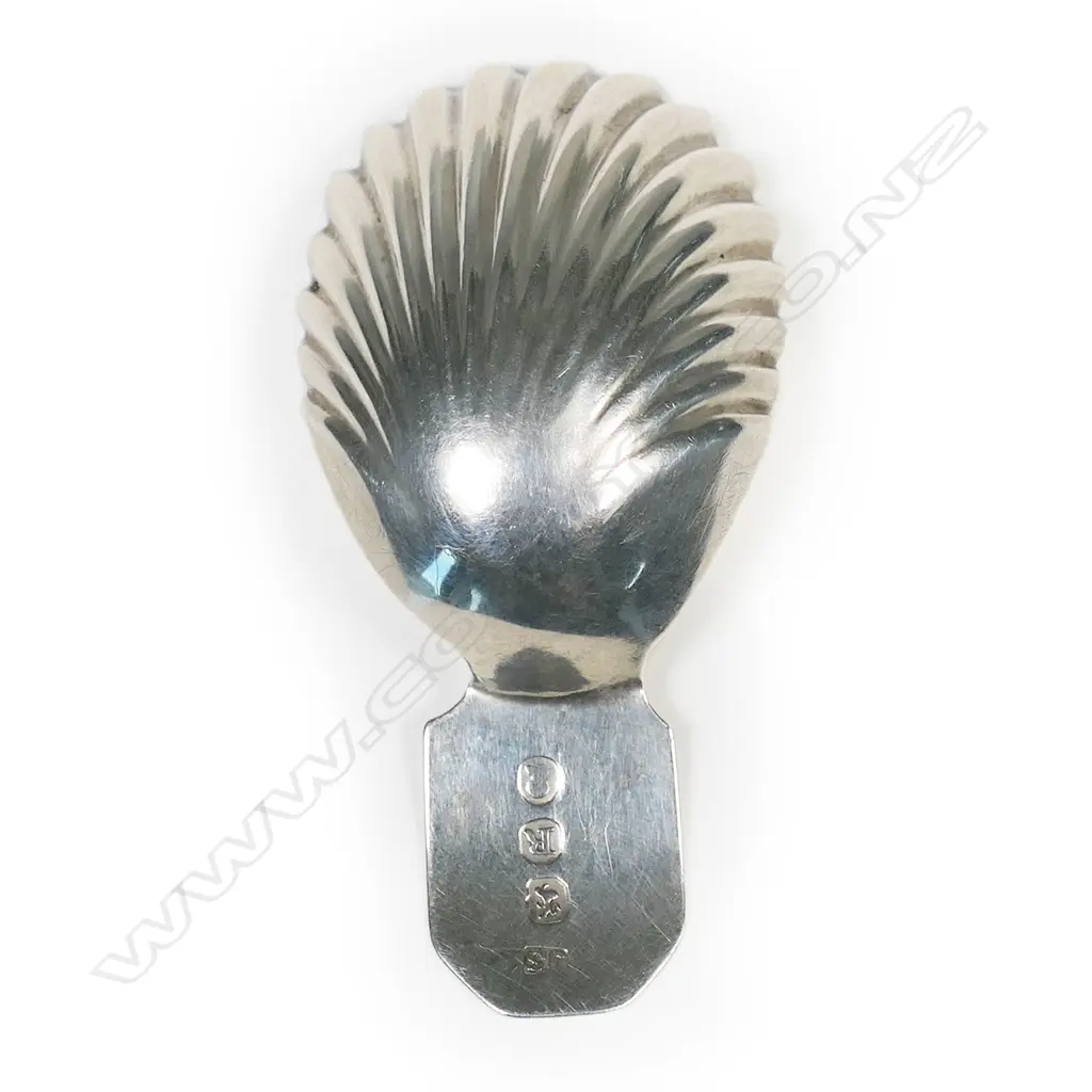 George III silver caddy spoon, Image 1++