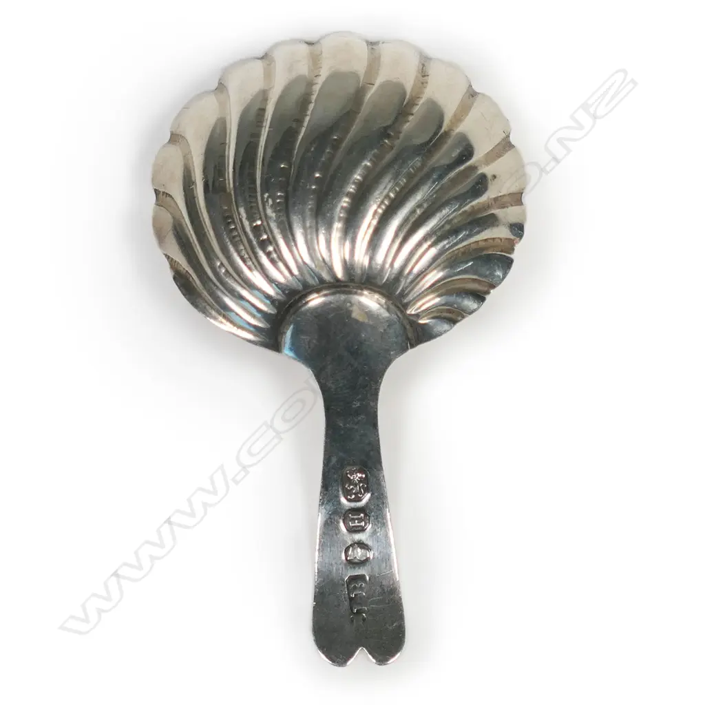 George III silver caddy spoon, Image 1++