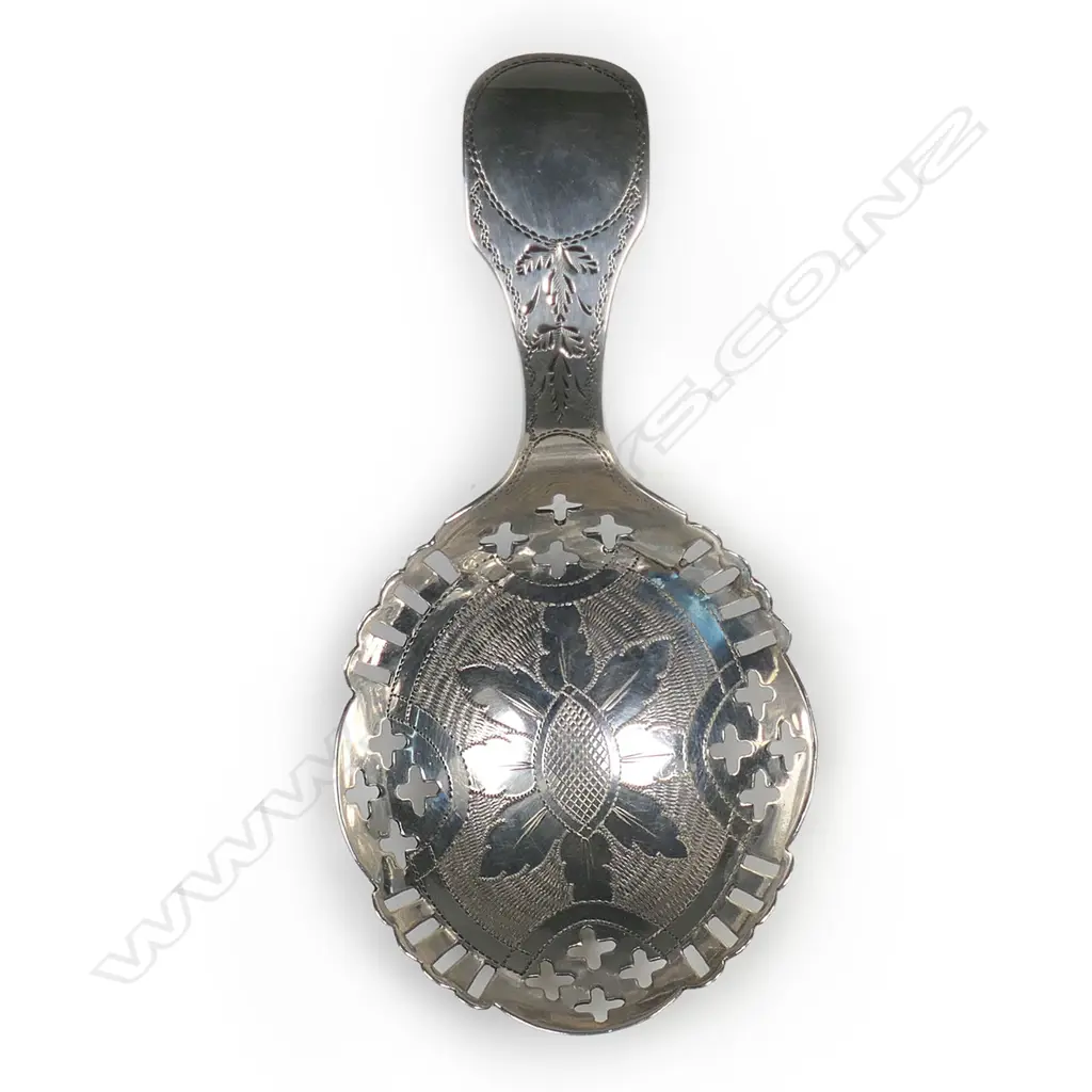 George III silver pierced and engraved caddy spoon, Image 1++