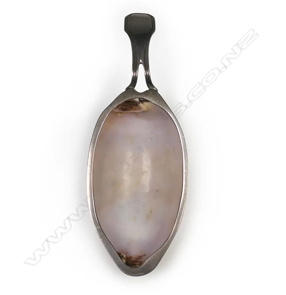 George III silver and sea shell caddy spoon, Image 1++