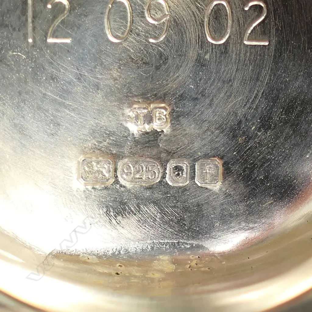 A fine quality contemporary silver Caddy Spoon, Image 1++