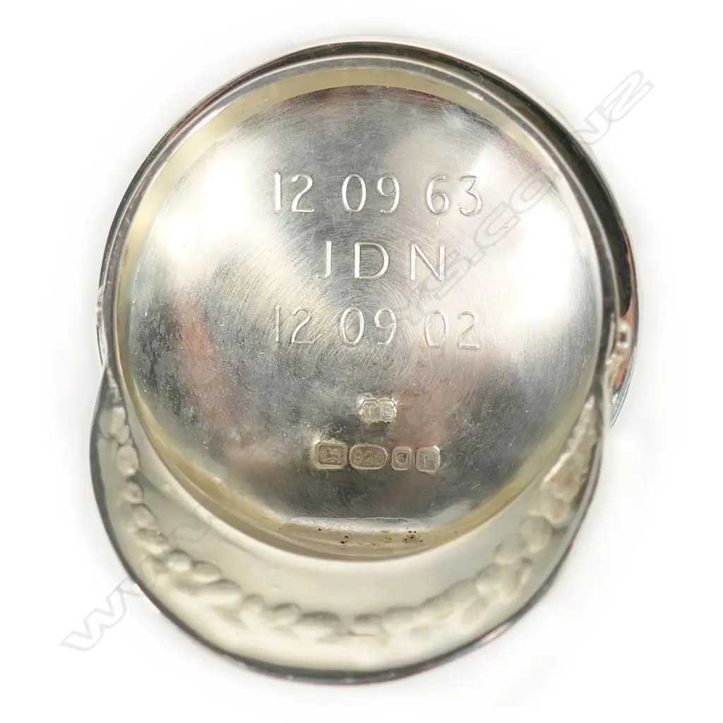 A fine quality contemporary silver Caddy Spoon, Image 1++