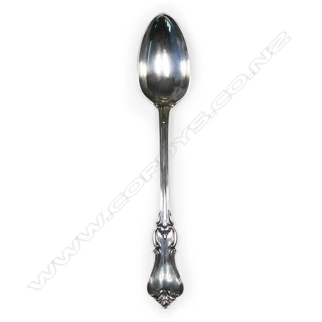 A Victorian silver pie spoon, Image 1++
