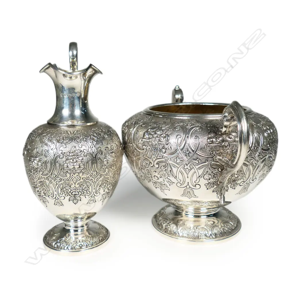 A Scottish silver sugar bowl and cream jug, Image 1++