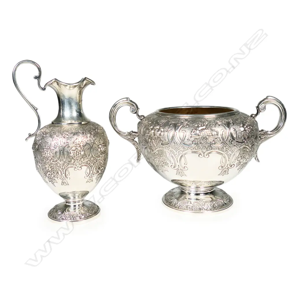 A Scottish silver sugar bowl and cream jug, Image 1++