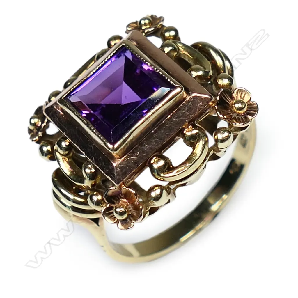 A 14ct yellow gold, rose gold and synthetic corundum parure, Image 1++