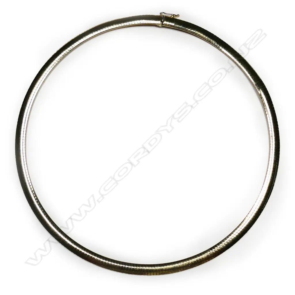 A 14ct gold omega chain necklet, Image 1++