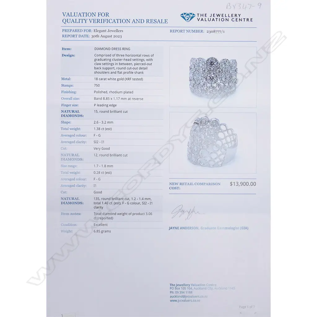 An 18ct white gold and diamond dress ring, Image 1++