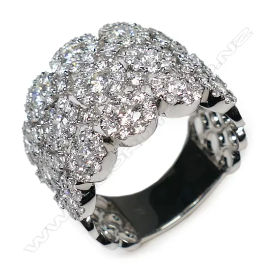 An 18ct white gold and diamond dress ring,