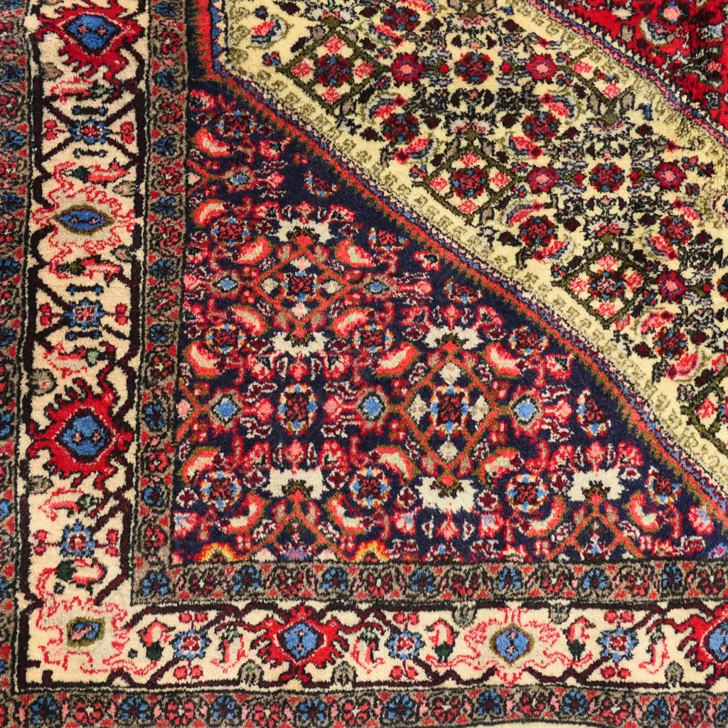 #A finely knotted Iranian Bijaar rug Image 1++
