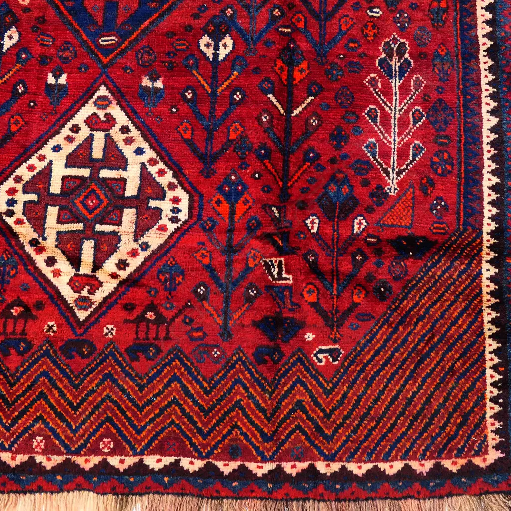 #A lustrous wool Shiraz tribal rug Image 1++