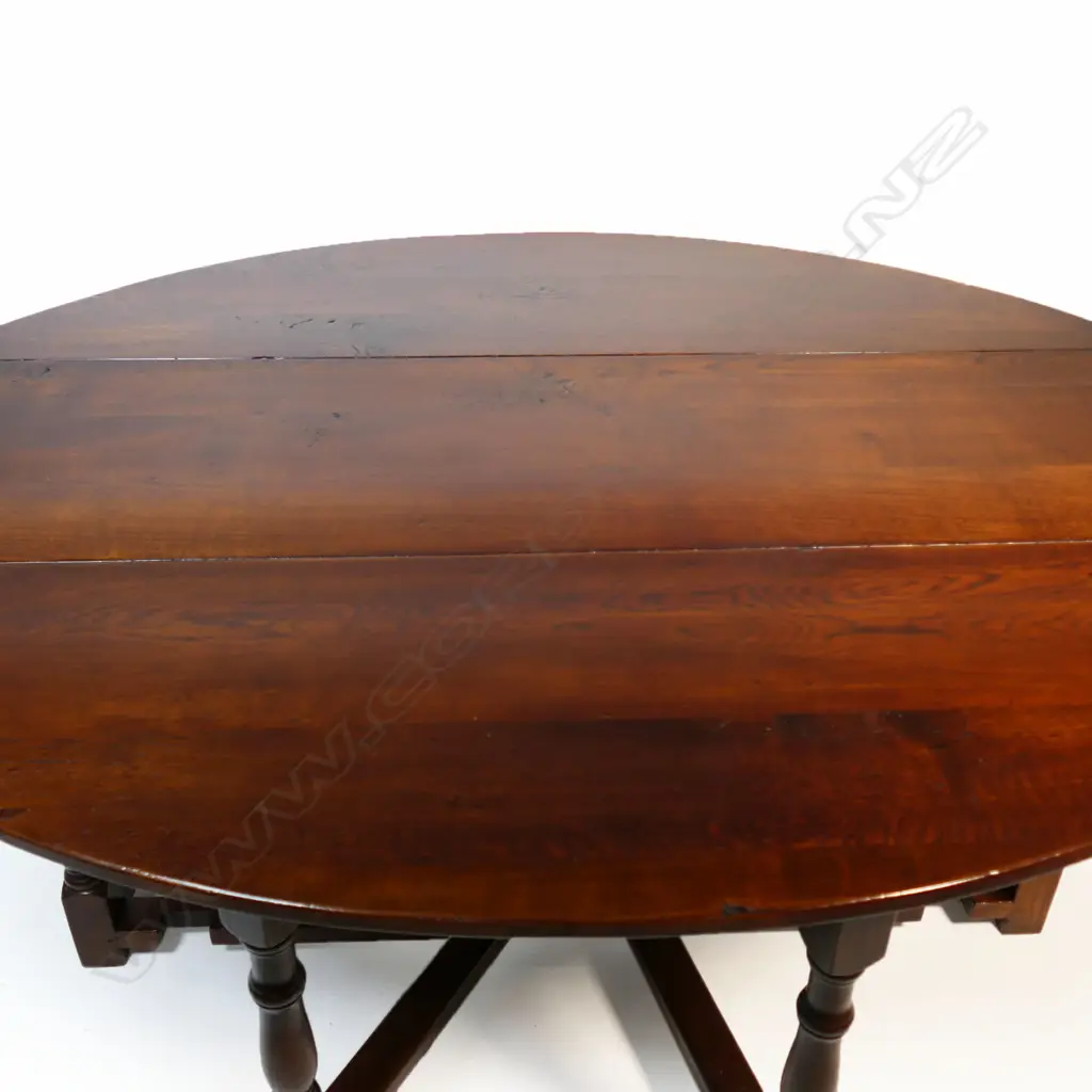 A 20thC oak 'Irish wake' table, of 18thC style, Image 1++