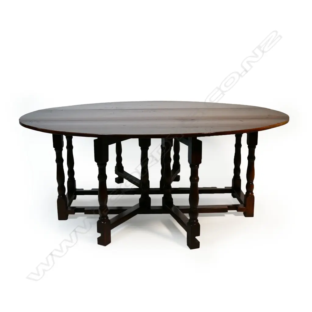 A 20thC oak 'Irish wake' table, of 18thC style, Image 1++