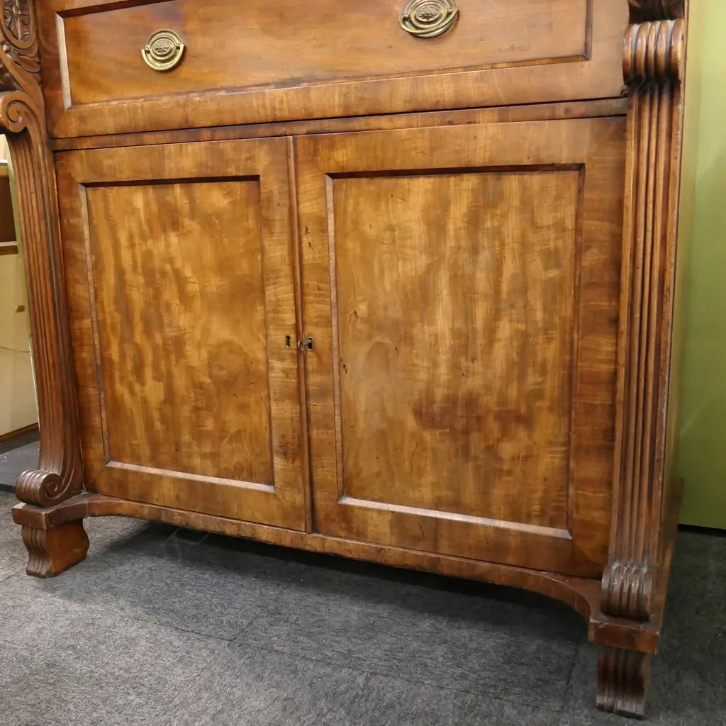 An impressive Regency mahogany bookcase cabinet, Image 1++