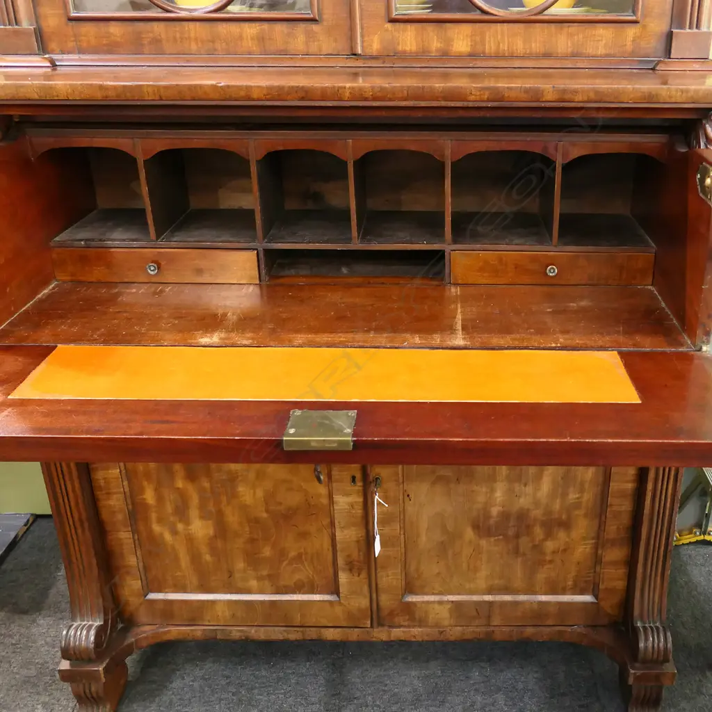 An impressive Regency mahogany bookcase cabinet, Image 1++