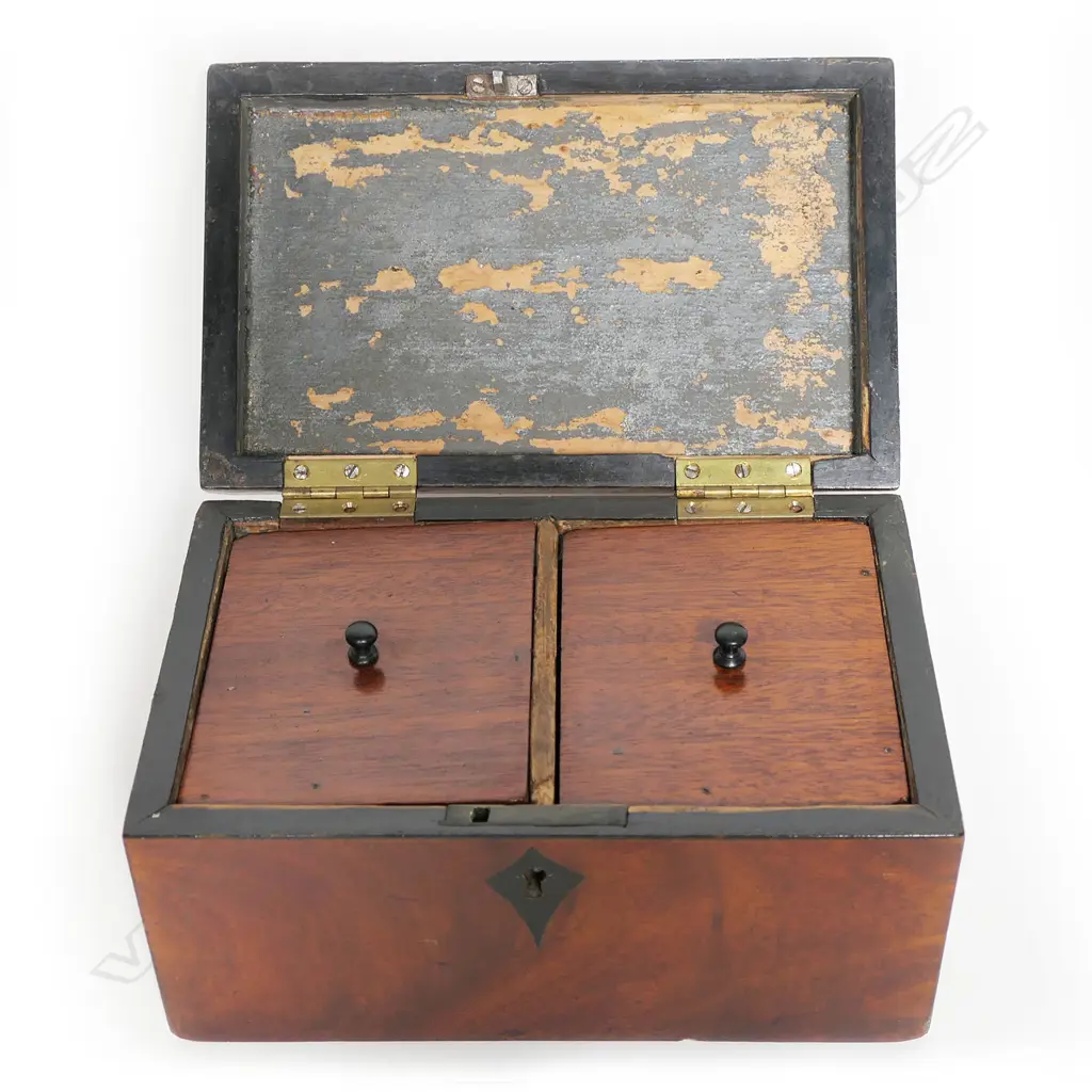A 19thC Chinese finely carved ivory chess set, Image 1++