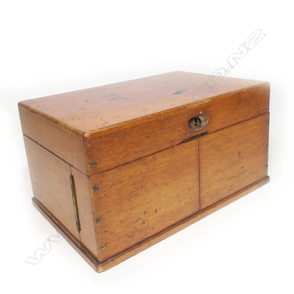 A vintage mahogany games box, Image 1++