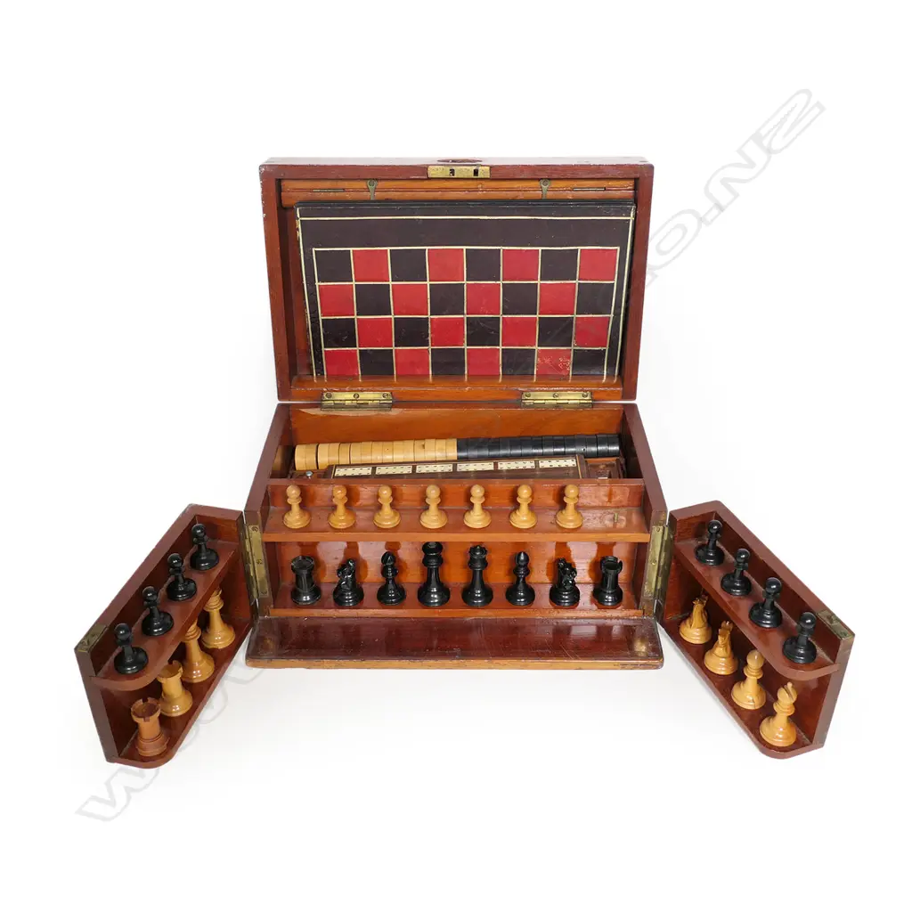 A vintage mahogany games box, Image 1++