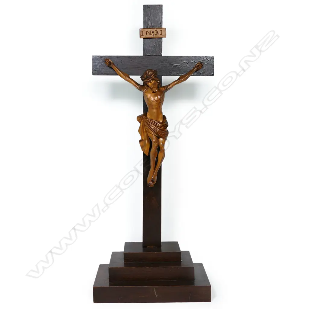 A vintage oak standing crucifix, Image 1++