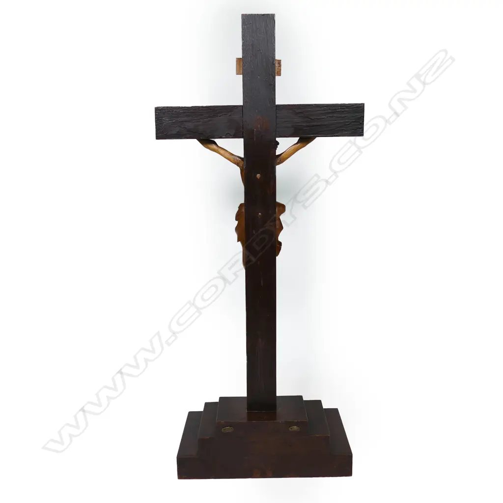 A vintage oak standing crucifix, Image 1++