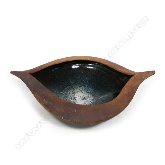 Jim Greig (1936–1986) 'Unfolding Form' bowl,