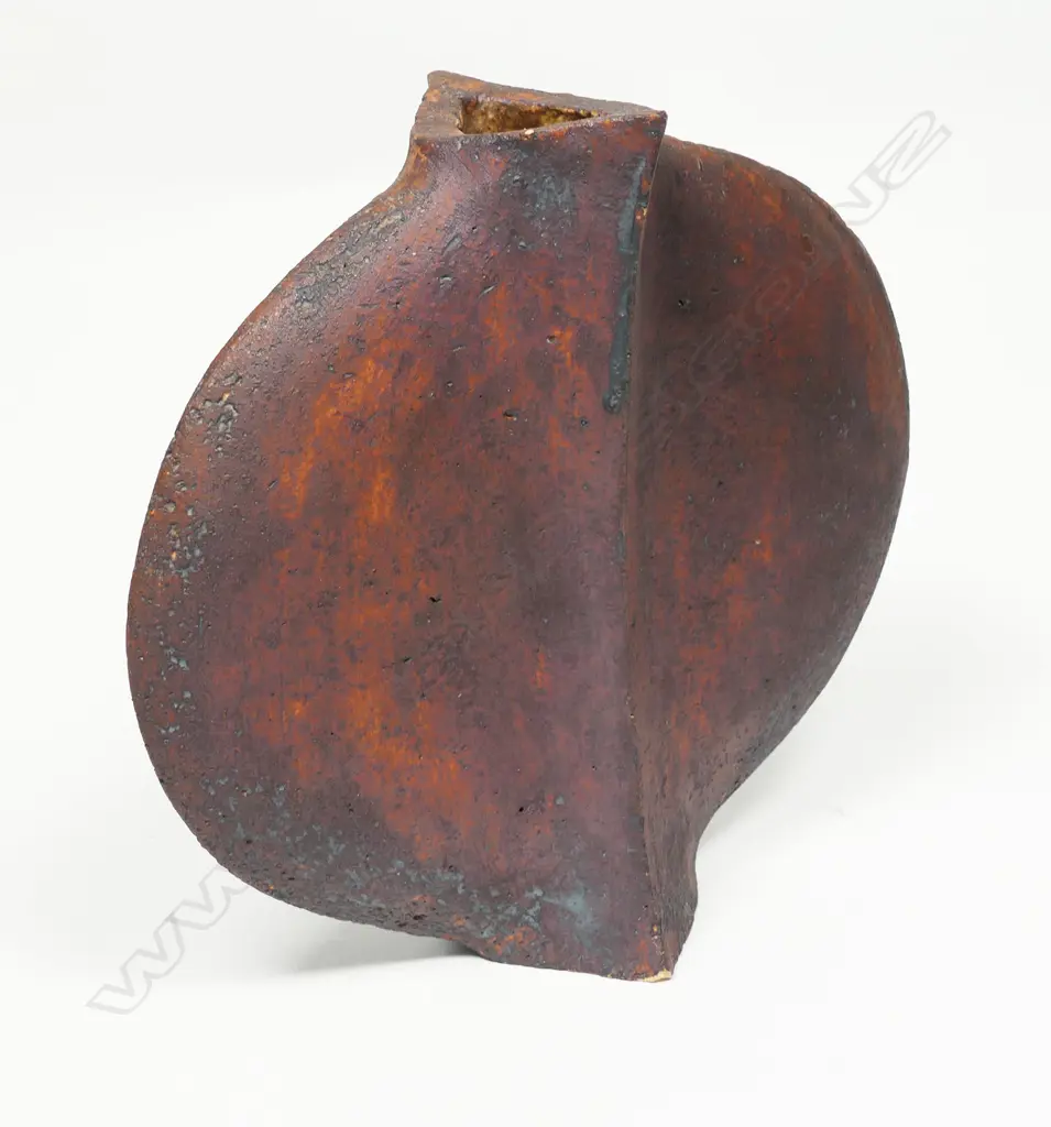 Jim Greig (1936–1986) discoid vase, Image 1++