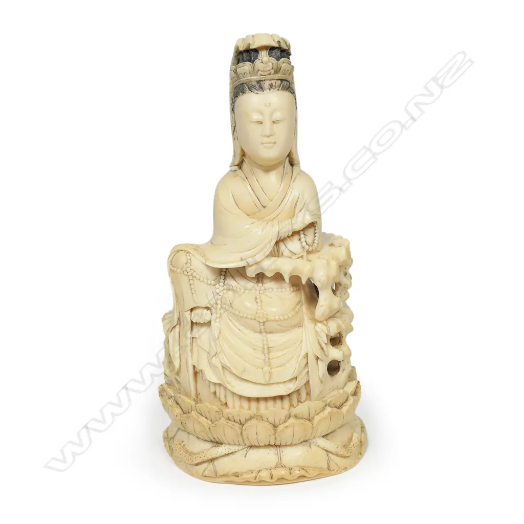 A Japanese Meiji period ivory figure of Kwannon, Image 1++