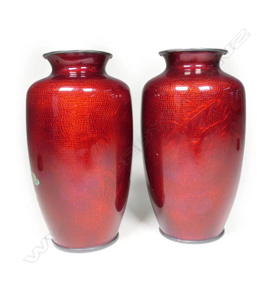 A pair of fine Japanese cloisonné vases, Image 1++